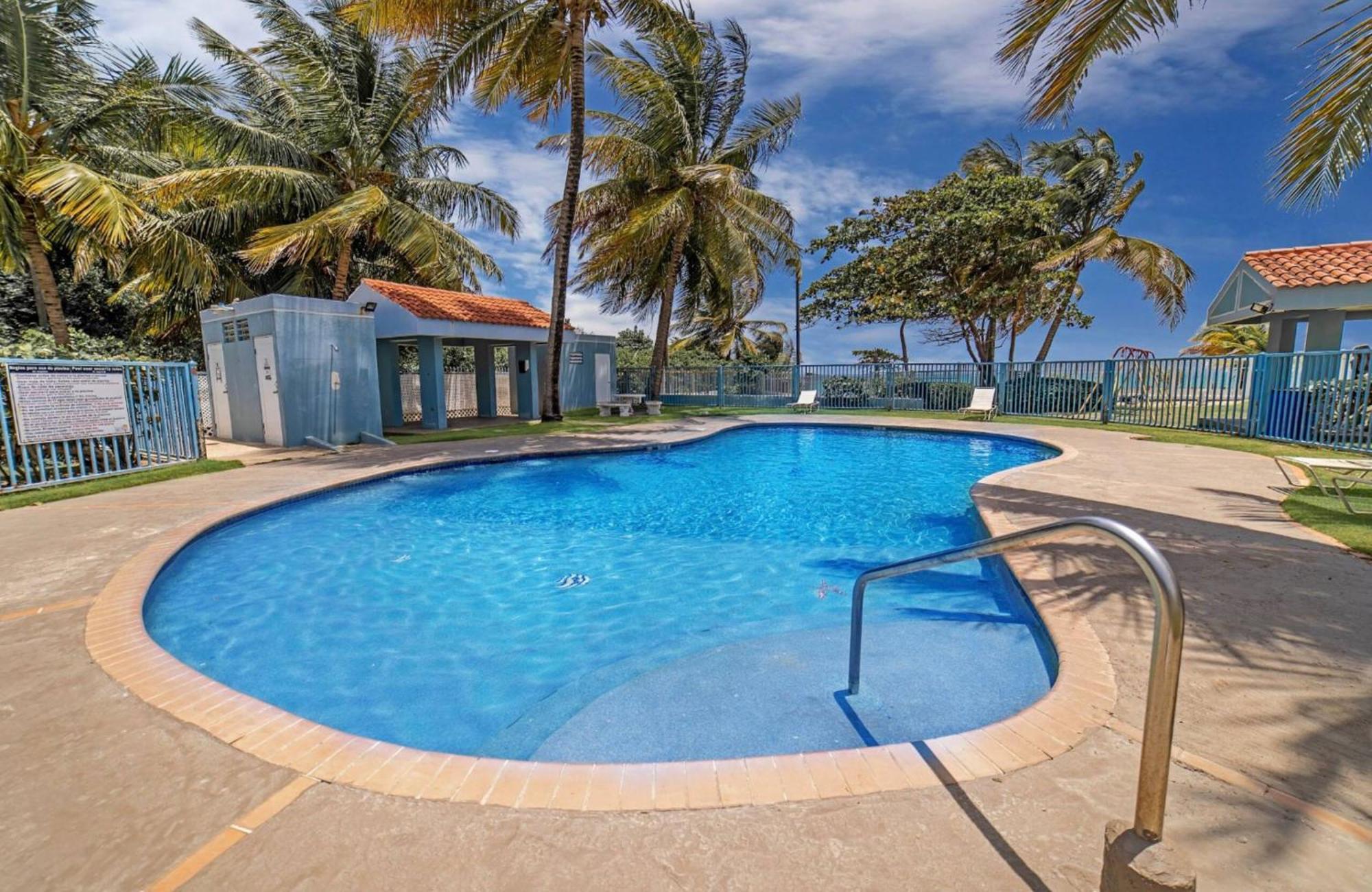 Villas Del Mar Beach Resort Loiza Exterior photo